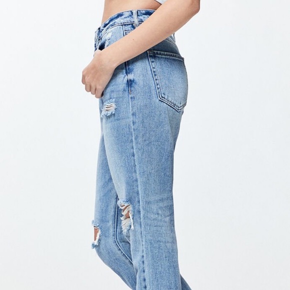 Packing Ripped Mom Jeans Size 27 - Picture 3 of 8